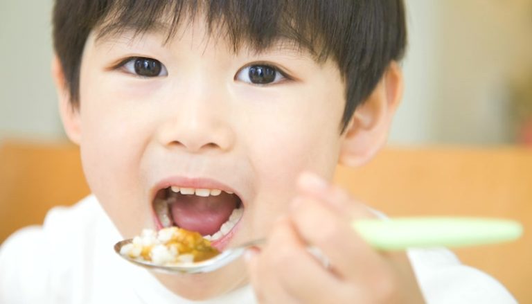 在日韓国人として日本に生まれ、日本に帰化したチョーさん「給食で「いただきます」「ごちそうさま」が廃止？恥ずかしくないのか？」