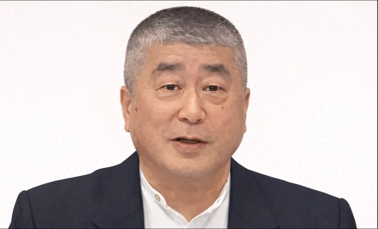 【話題】『日曜討論見てるけど、伊勢崎とかいう人、全国放送の地上波であの横柄な座り方はなんなんだ？』