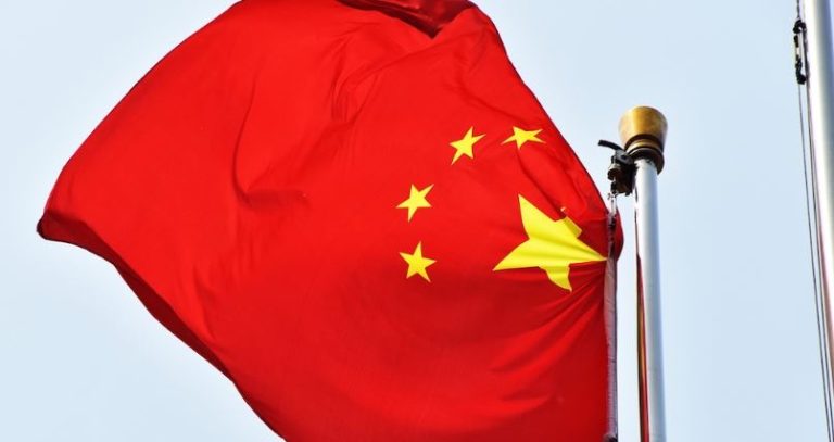 大阪市西成区の公立小学校… 児童の3割が中国にルーツを持ち昼休みには中国文化を学び、テストには中国語翻訳まで