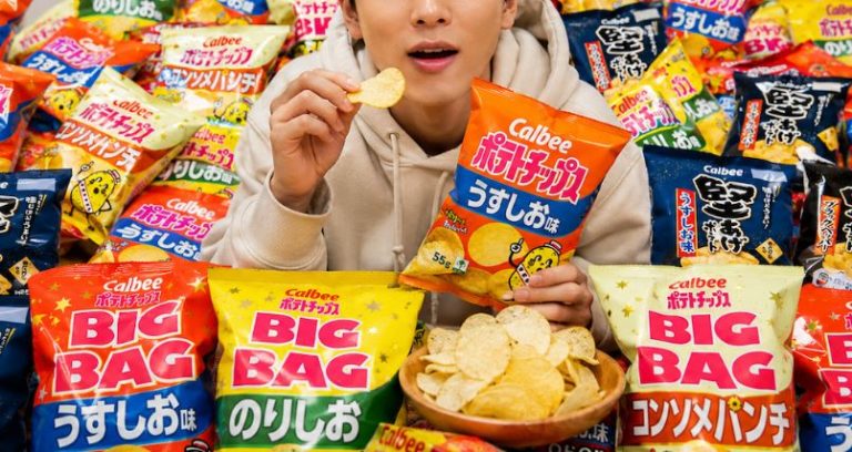自称・プロトレーダー「色付きポテチに確実にプレミアが付いてくるので買い占めを始めました！(ﾊﾟｼｬﾘ)」​